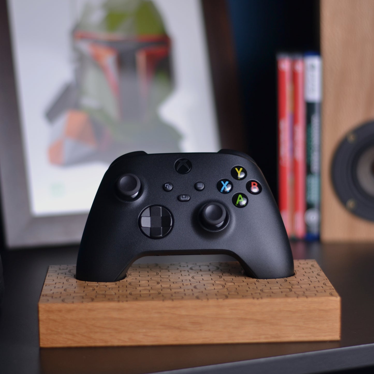 Wooden stand with d-pad design for Xbox series X|S controller