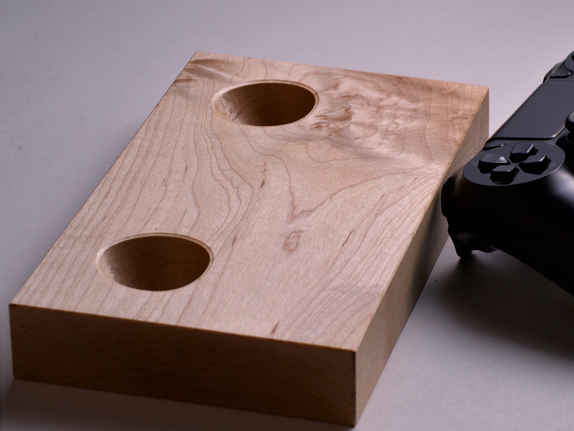 Wooden stand for Playstation 4 dualshock controller