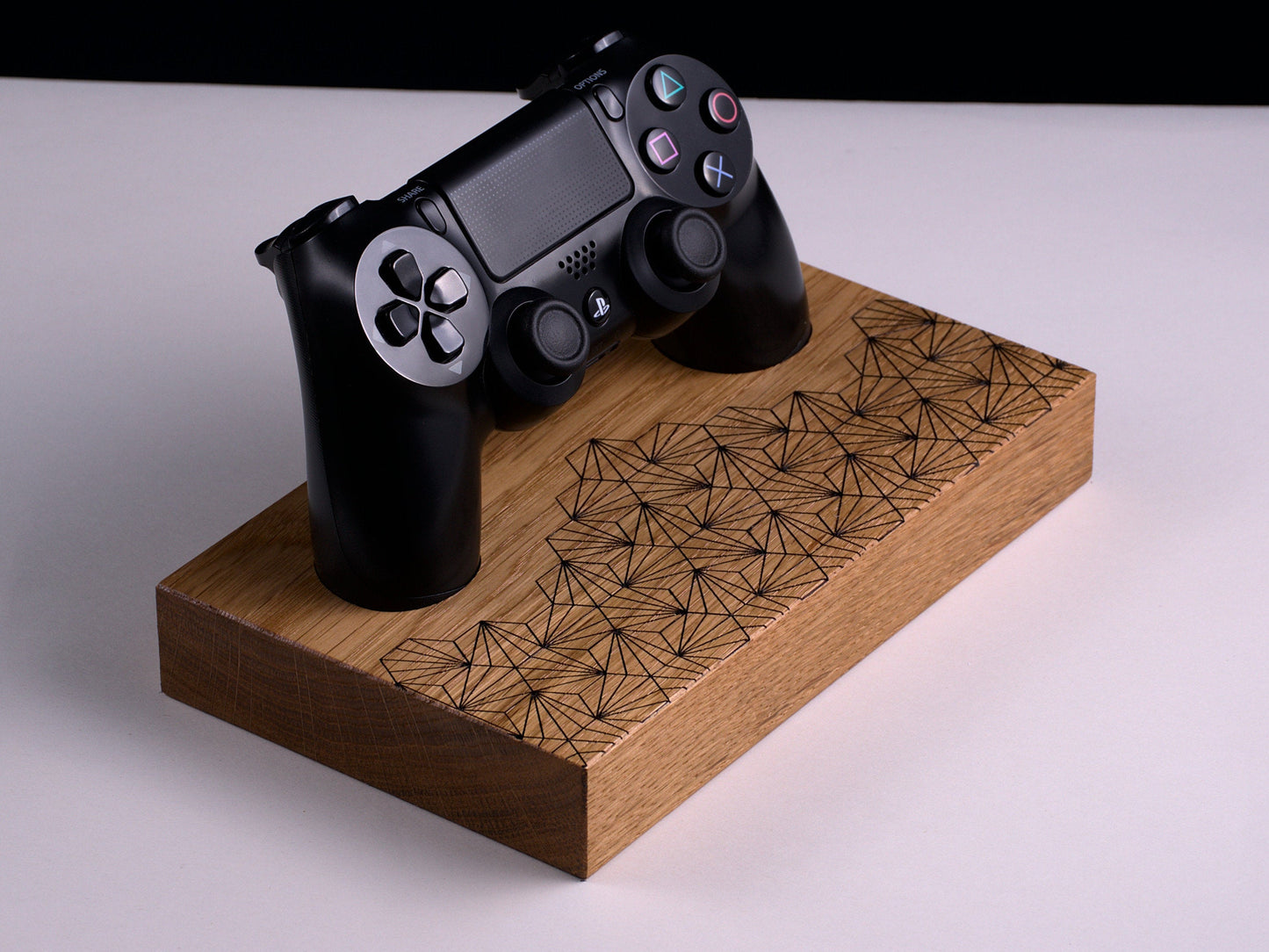 Wooden stand with geometric pattern for Playstation 4 Dualshock Controller